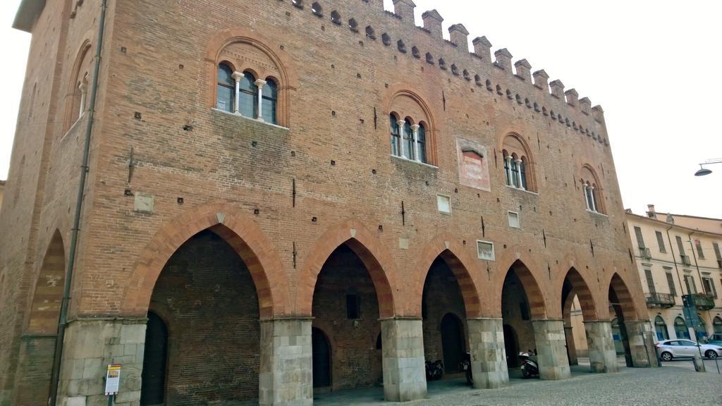 Appartamenti I Liutai Cremona Exteriör bild