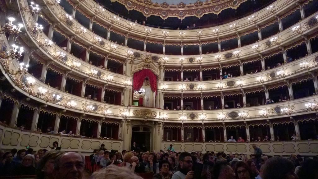 Appartamenti I Liutai Cremona Exteriör bild