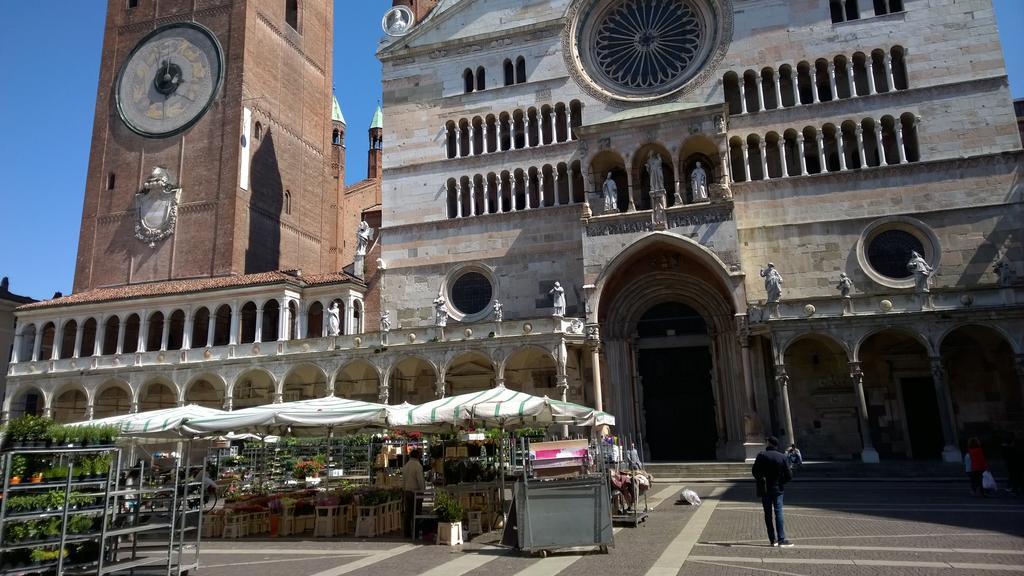 Appartamenti I Liutai Cremona Exteriör bild